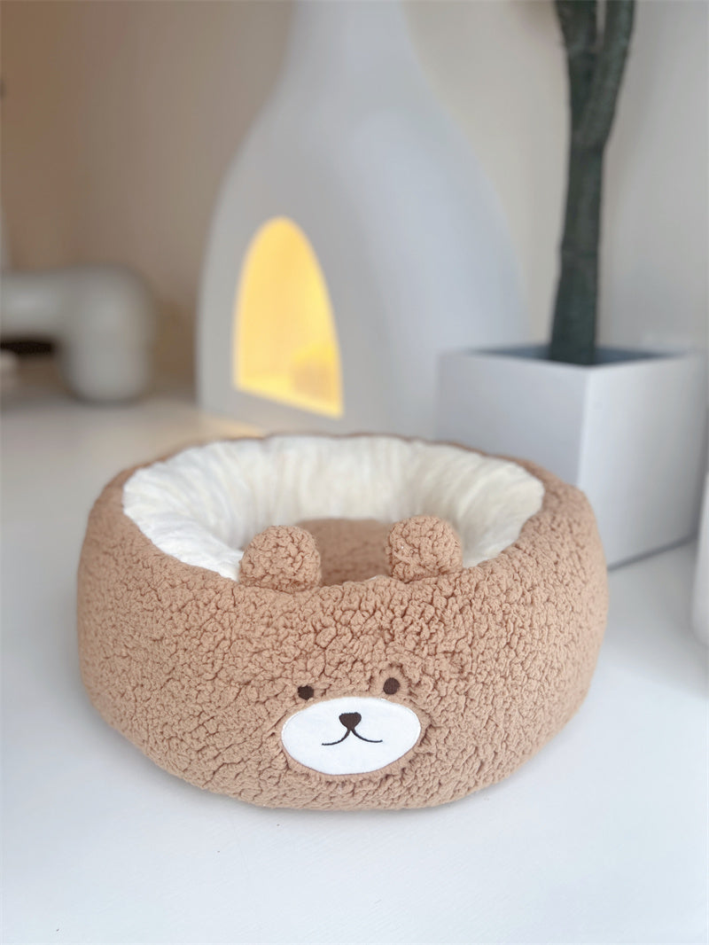 Cartoon Plush Dog & Cat Bed – Cozy Bear Design (All Seasons)